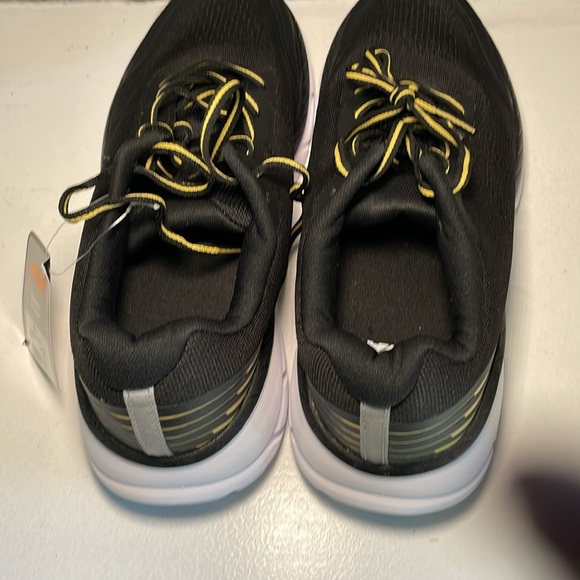 NWT AVIA tennis shoes. - Picture 4 of 4